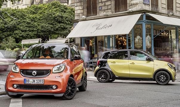 smart fortwo, Bodypanels in lava orange (metallic), tridion Sicherheitszelle in black; smart forfour, Bodypanels in black-to-yellow (metallic), tridion Sicherheitszelle in black